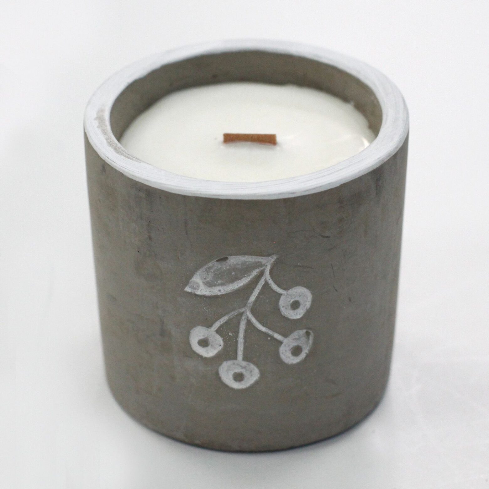 Med Concrete Soy Candle - Berrys - Juniper & Sweet Gin - Image 4