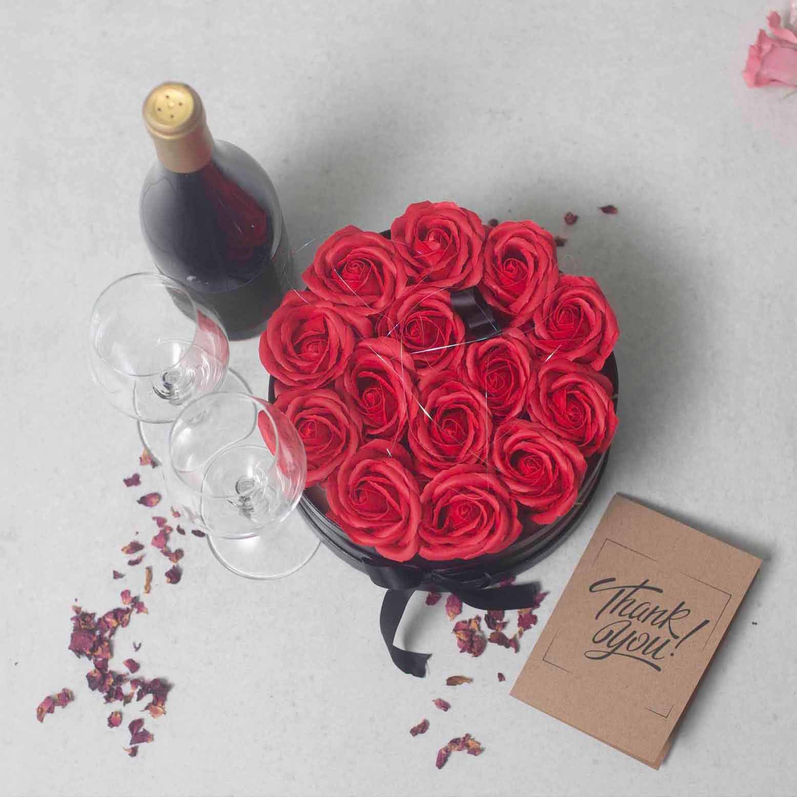 Soap Flower Gift Bouquet - 14 Red Roses - Round - Imagen 8